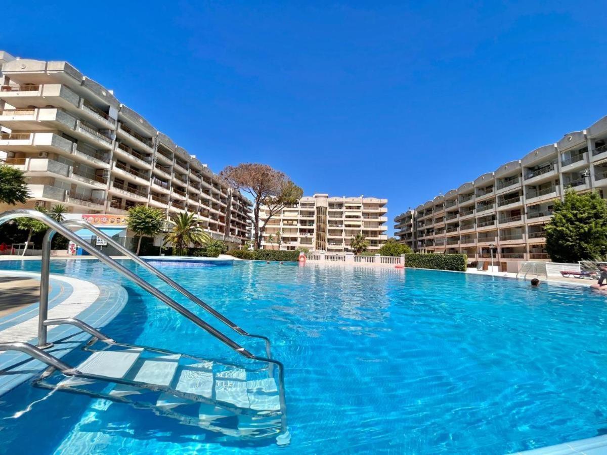 Luminoso Apartamento En Salou Con Terraza Y Parque Infantil Ideal Familias Zewnętrze zdjęcie